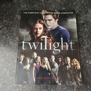 Twilight - The Complete Illustrated Movie Companion 🌙